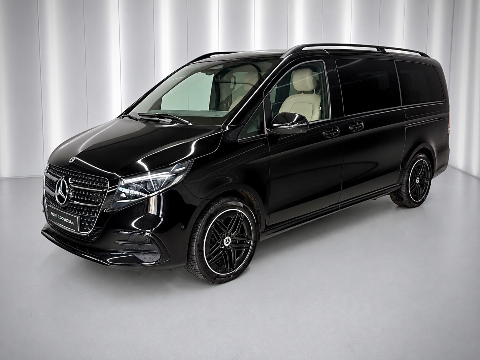 Mercedes-Benz V 300d 4M AMG LONG EXCLUSIVE, WEBASTO, PANORAMA, VZDUCH, TAŽNÉ