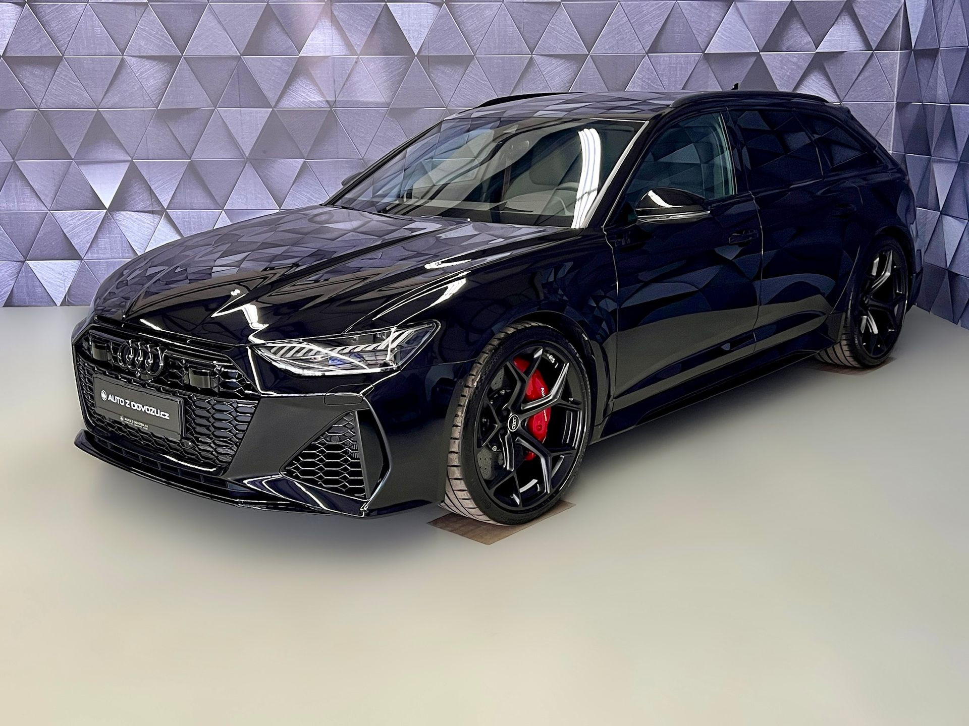 Audi RS6 PERFORMANCE, VZDUCH, KERAMICKÉ BRZDY, NIGHT VISION, WEBASTO