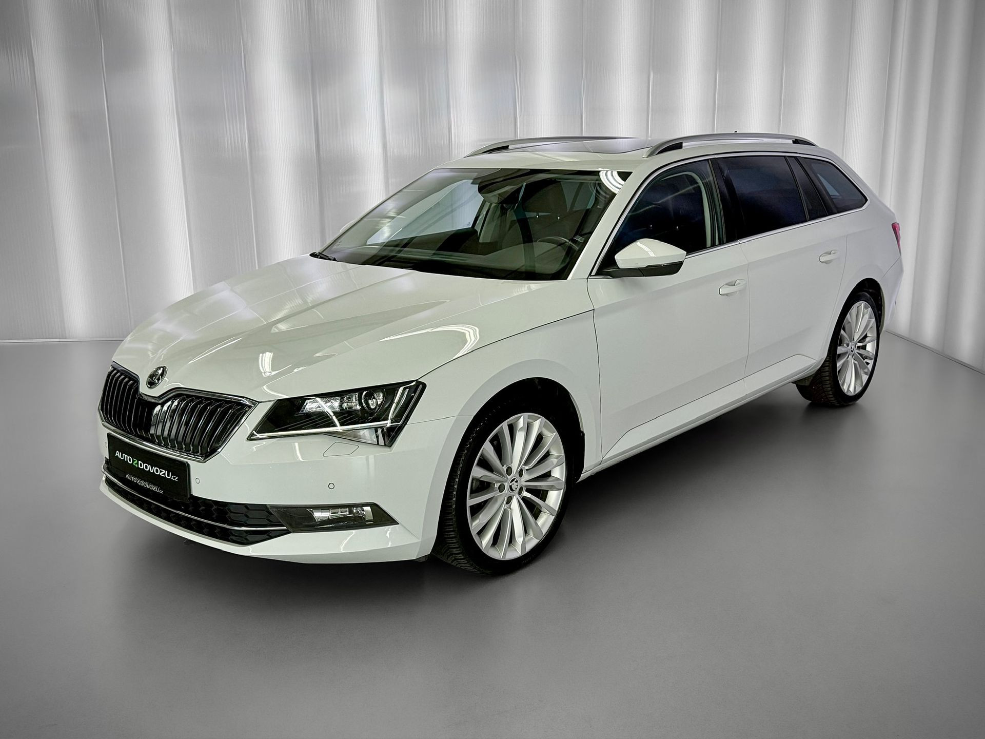 Škoda Superb 2.0 TDI 4X4 DSG STYLE, ACC, PANORAMA, KAMERA