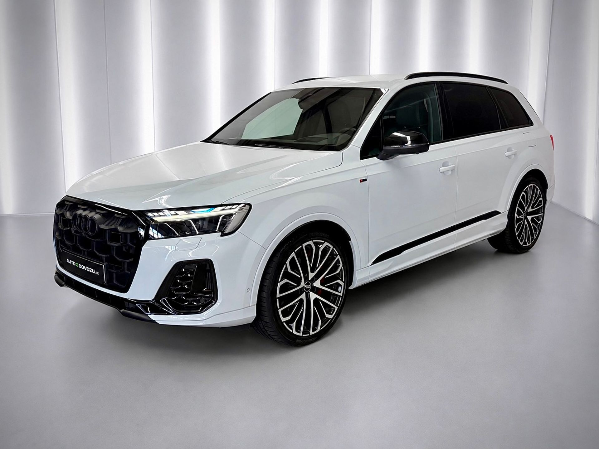 Audi Q7 60 TFSI e QUATTRO HYBRID  S-LINE, VZDUCH, B&O, VIRTUAL, MATRIX, BLACK