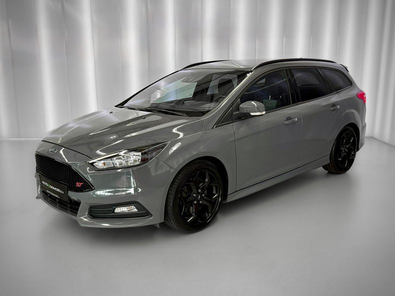 Ford Focus 2.0L 184KW ECOBOOST ST, RECARO, SPORT. VÝFUK, SYNC 3