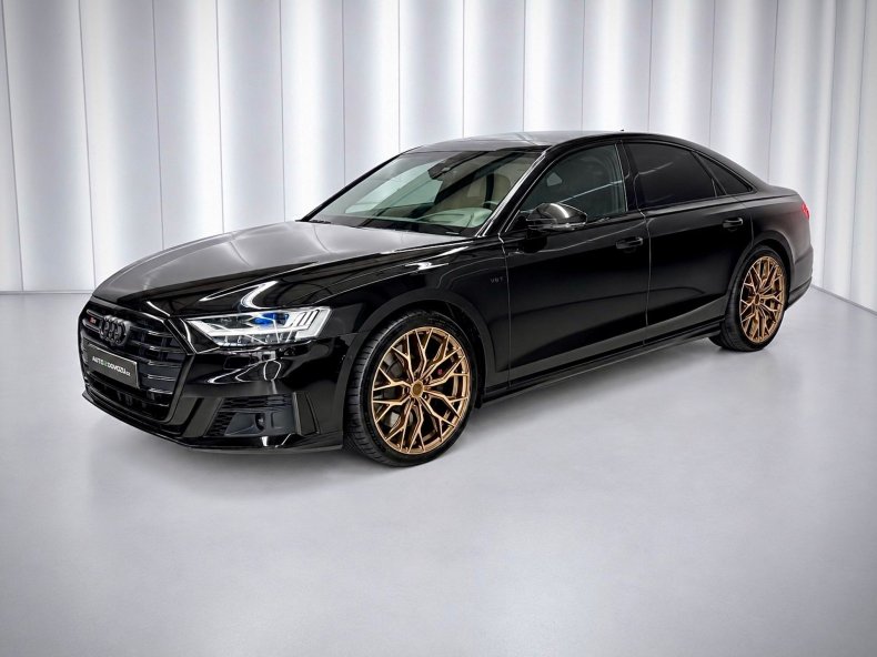 Audi S8 V8T QUATTRO, WEBASTO, PANORAMA, MASÁŽE, B&O, HUD, EL. TAŽNÉ