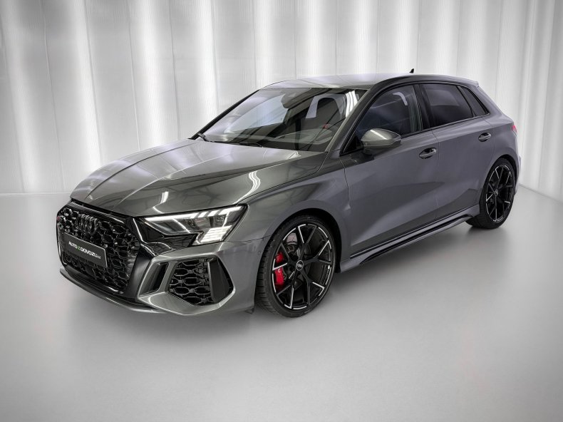 Audi RS3 QUATTRO, MATRIX,  B&O, HUD, VIRTUAL, SPORT. VÝFUKY
