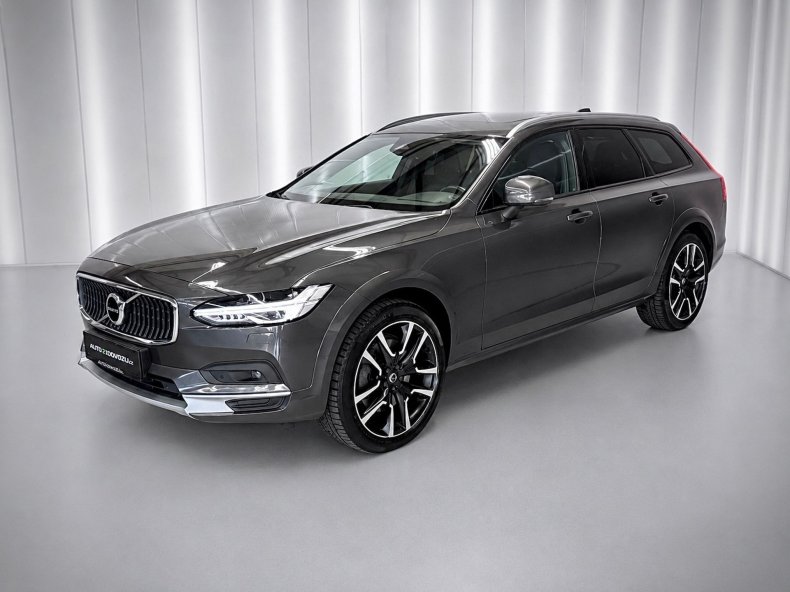 Volvo V90 Cross Country B4 AWD ADVANCED, HARMAN&KARDON, PANORAMA, KEYLESS, EL. TAŽNÉ
