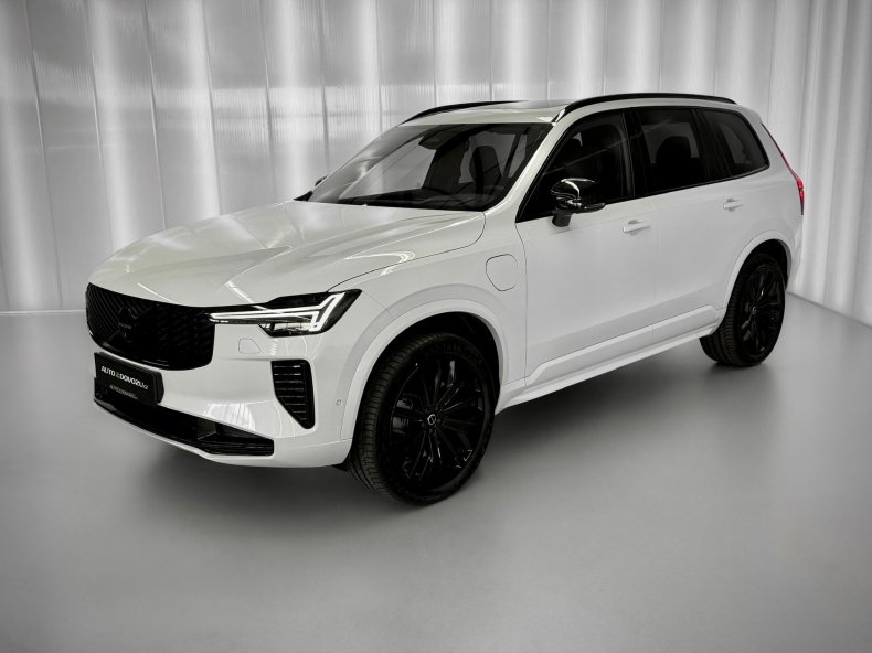 Volvo XC90 T8 AWD BLACK EDITION ULTRA, VZDUCH, PANORAMA, HUD, HARMAN / KARDON, EL. TAŽNÉ,