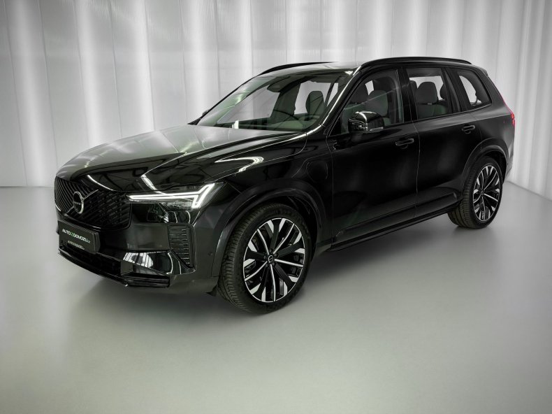 Volvo XC90 T8 AWD PLUS DARK, CHARCOAL, VZDUCH, HARMAN / KARDON, EL. TAŽNÉ