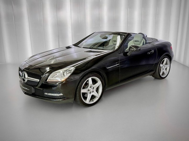 Mercedes-Benz SLK 200 7G-TRONIC KOMPRESOR, TEMPOMAT, PDC, VYHŘ. SEDADLA + OPĚRKY, WINDSCHOTT