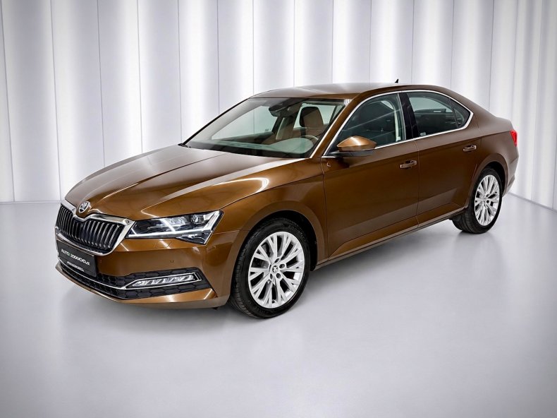 Škoda Superb 2.0TSI 140KW DSG STYLE EXTRA, ACC, KEYLESS, CRYSTAL, EL. TAŽNÉ