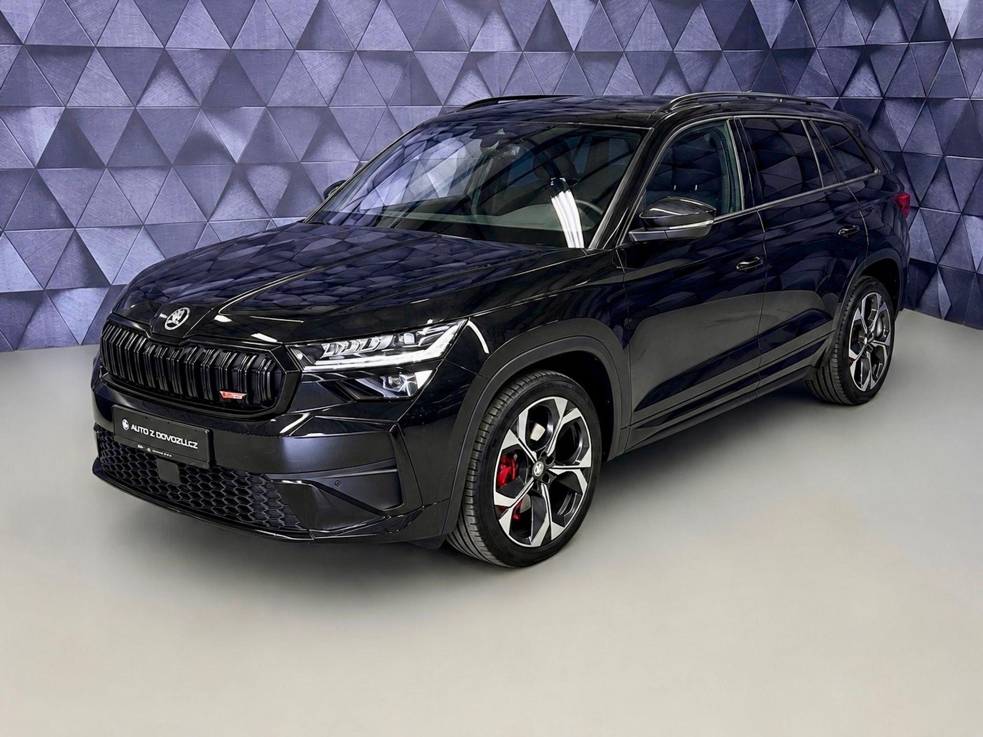 Škoda Kodiaq 2.0 TSI RS 4X4 DSG 7 MÍST, WEBASTO, RS SUITE, PANORMAMA, VENTILACE SEDADEL, EL TAŽNÉ