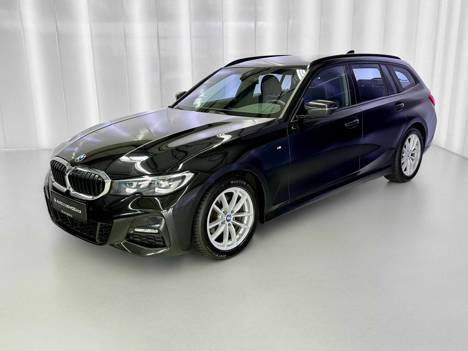 BMW 320d xDrive M-PAKET, ALCANTARA, ACC, LED, EL. TAŽNÉ