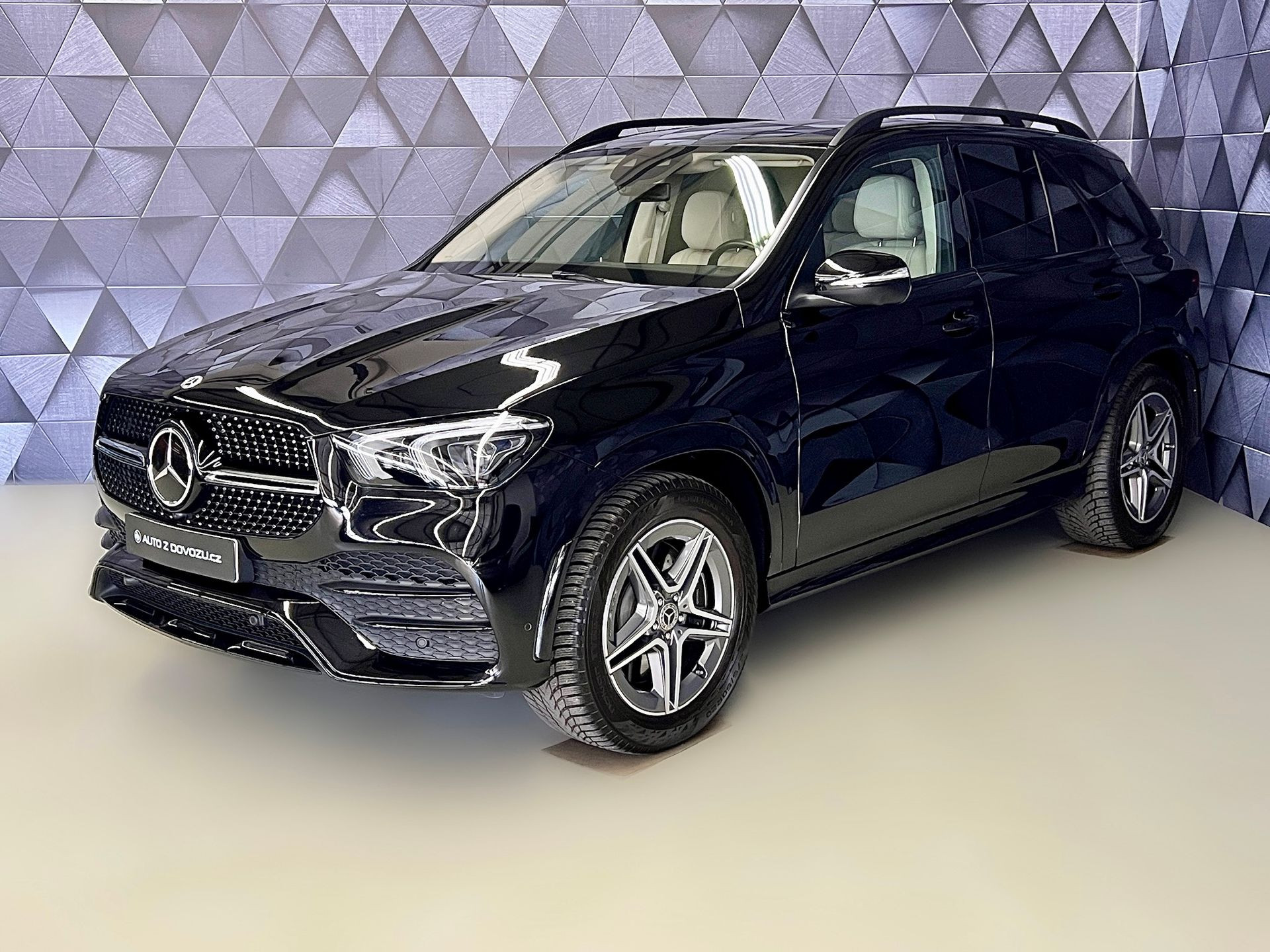 Mercedes-Benz GLE 450 4MATIC AMG, AIRMATIC, WEBASTO, 360°KAMERA, EL. TAŽNÉ