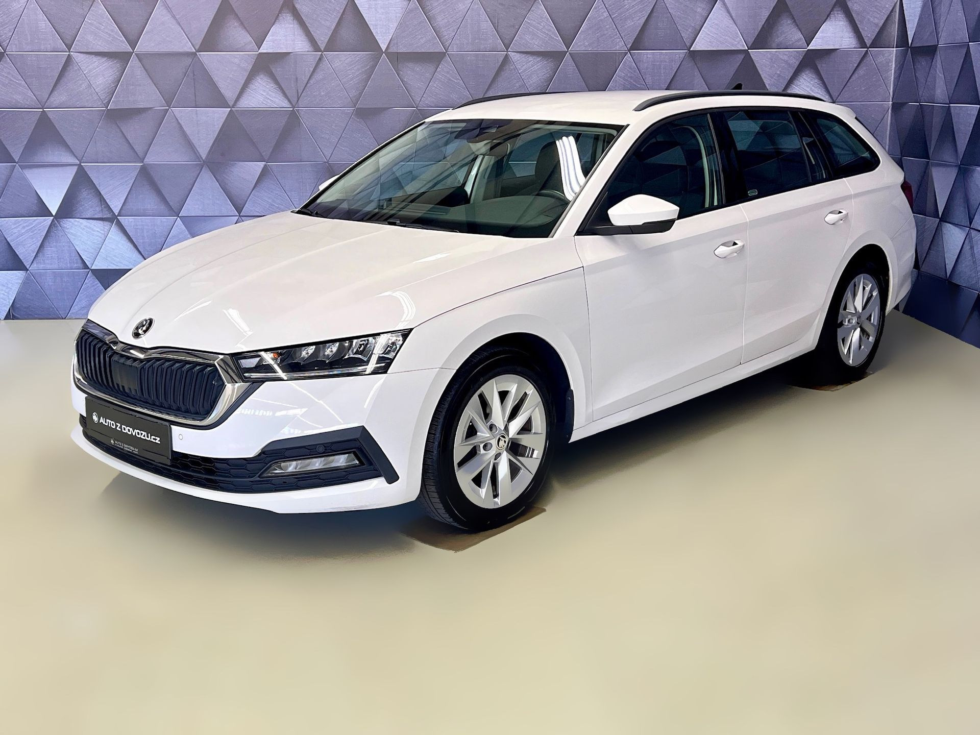 Škoda Octavia 2.0 TDI AMBITION+, LED, VYHŘÍVANÁ SEDADLA, TEMPOMAT