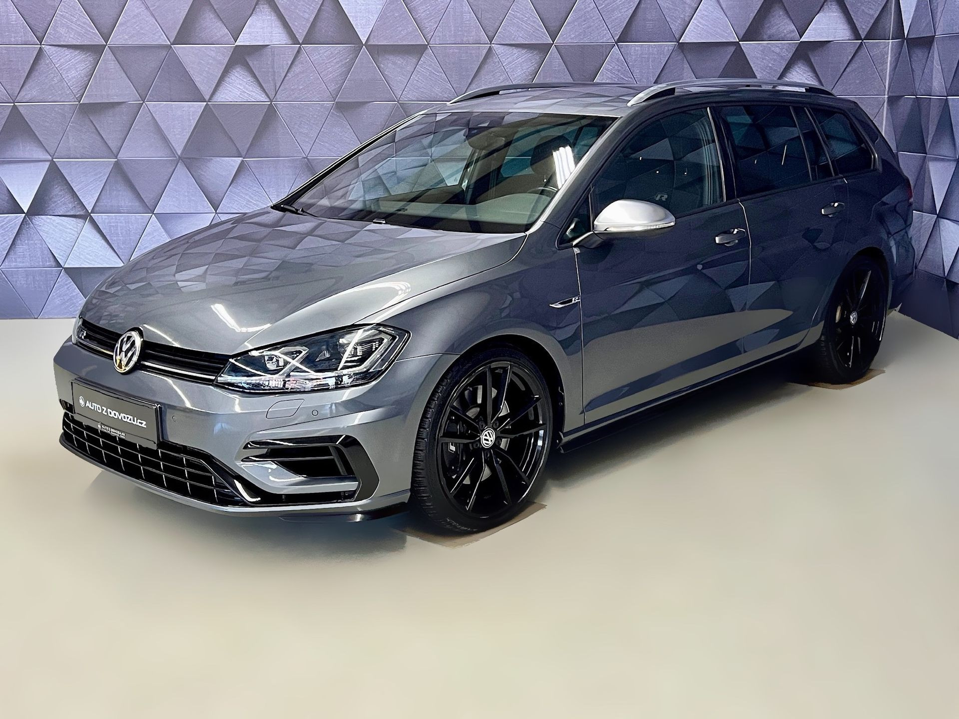 Volkswagen Golf R 2.0TSI 221KW DSG 4MOTION , ACC, LED, KAMERA
