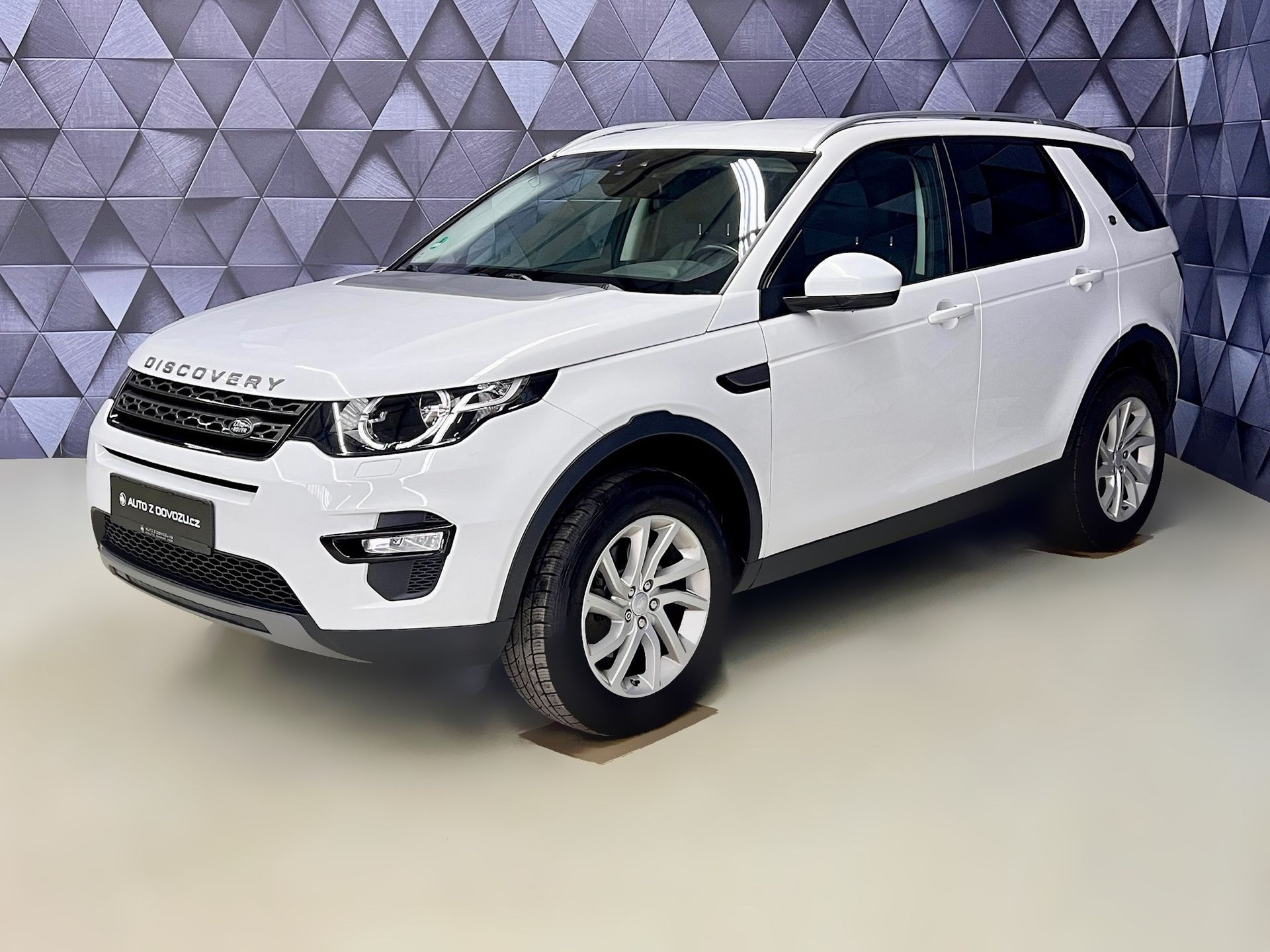 Land Rover Discovery  TD4 180k 4WD PURE, KAMERA, NAVIGACE, 7 SEDADEL